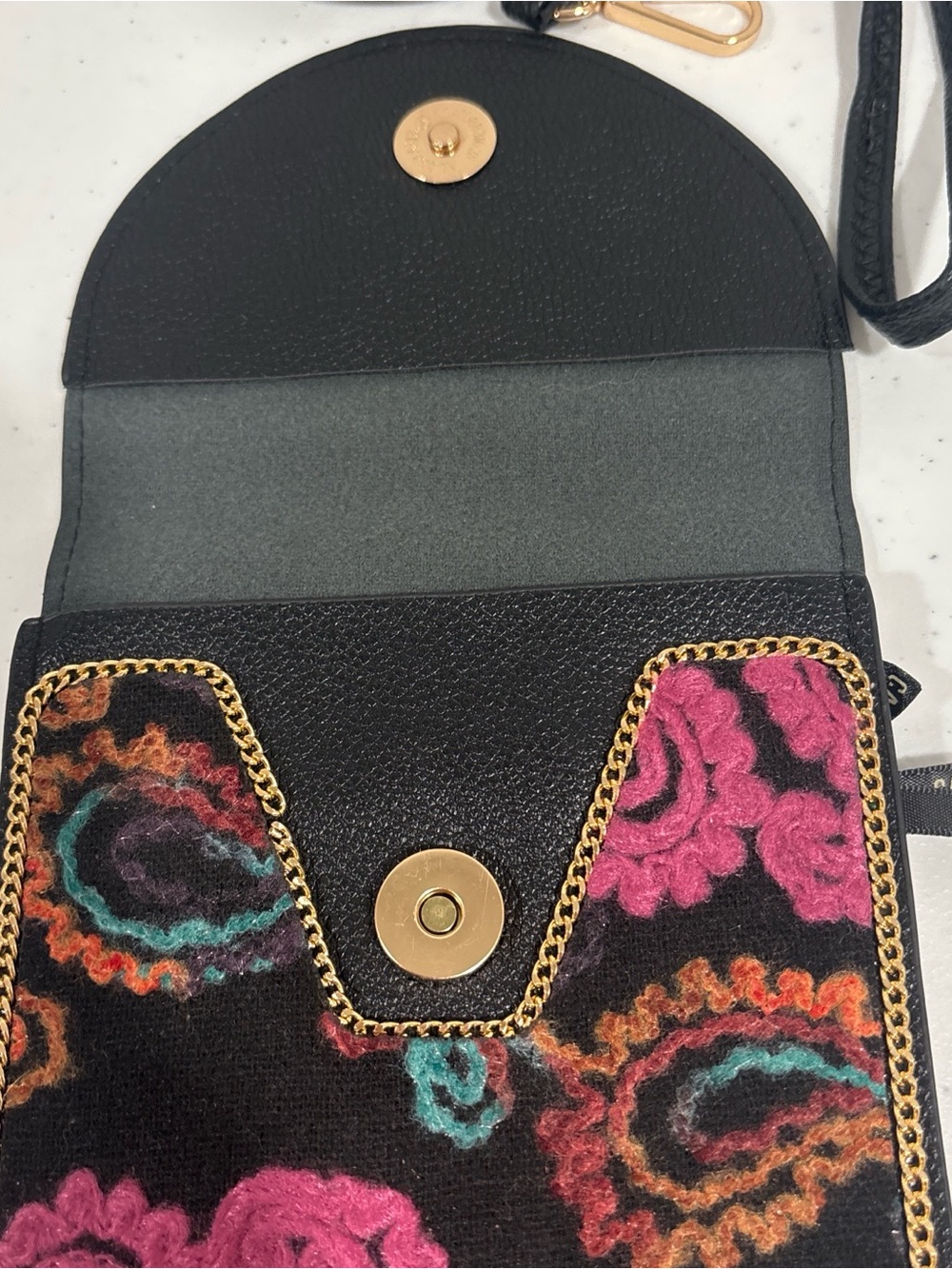 NWT Crossbody Phone Bag — Black with multi color Embroidered Paisley - Picture 3 of 5
